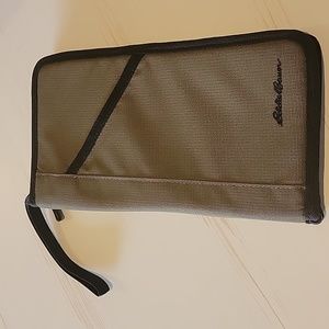 🍃 Eddie Bauer travel wallet bag wristlet large